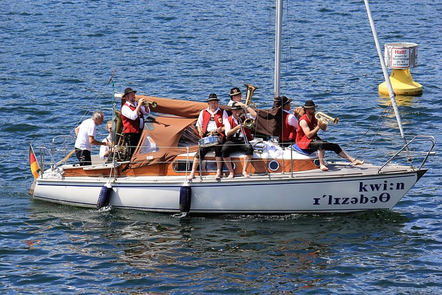 情况下仍然 情况下仍然